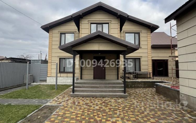 Отдельный дом · 4 комнаты · 180 м² · 4.2 сот., Дощанова 122 — 1мая Дощанова за 150 млн 〒 в Костанае — фото 2