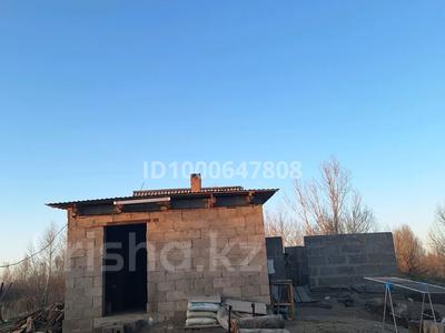 Продажа домов и дачи в Абай обл.: Дача · 2 комнаты · 50 м² · 8 сот., Восточный правый 2801 — 8 дачи за 2.5 млн 〒 Дача · 2 комнаты · 50 м² · 8 сот., Восточный правый 2801 — 8 дачи за 2.5 млн 〒 в Семее, мкр Красный Кордон
