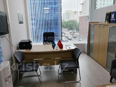 Офисы, кабинеты и рабочие места · 18 м² за 297 000 ₸ в Астане, Есильский р-н