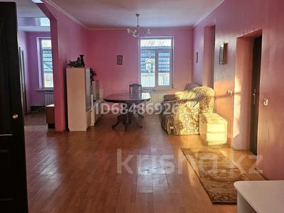 Дом · 5 комнат · 280 м², Орловская 14 — Кобикова за 70 000 〒 в Алматы, Турксибский р-н