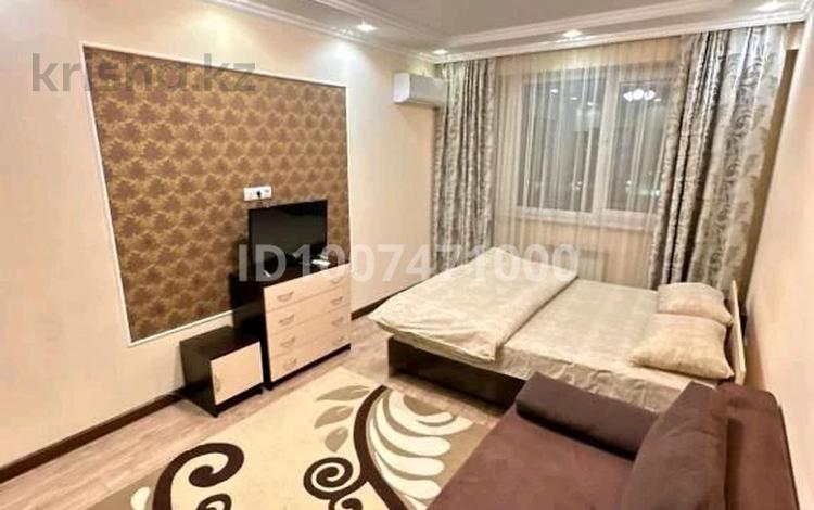 1-комнатная квартира · 35 м² · 4/5 этаж, Хиуаз Доспановой 102/1 за 13 000 ₸ в Уральске, мкр Школьник — фото 2