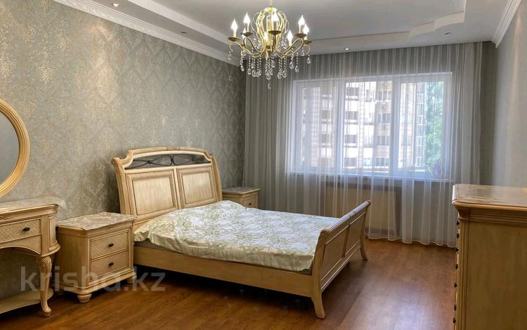 4-комнатная квартира, 120 м², 10/20 этаж посуточно, Достык 162 за 45 000 〒 в Алматы, Медеуский р-н — фото 2