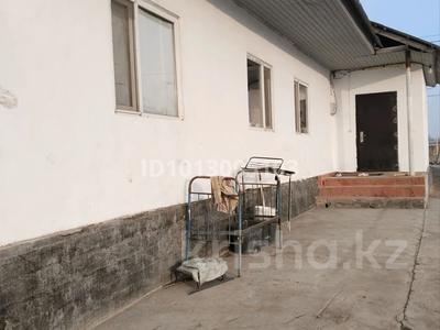 Жеке үй · 3 бөлме · 100 м², Жанкулиева 105 — Автопарк, бағасы: 12 млн ₸ в Шу