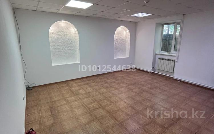 Свободное назначение, офисы, склады, кабинеты и рабочие места · 55 м² за 110 000 ₸ в Павлодаре — фото 5