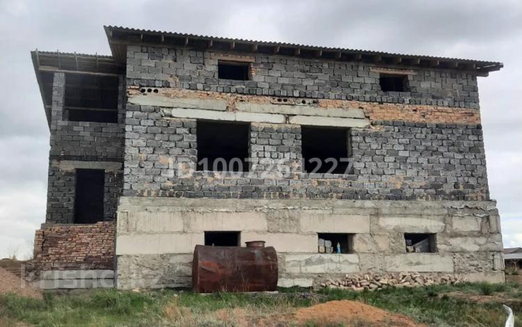 Жеке үй · 5 бөлме · 450 м² · 9 жүзд., Юго-Восток ш/а. кунгей — За авто разбором 9регион, бағасы: 20 млн ₸ в Караганде, Казыбек би р-н — фото 2