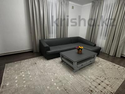 Аренда домов или дач в Мангистауской обл.: Часть дома · 6 комнат · 275 м², мкр "Самал", Мкр "Самал" за 1 млн 〒 Часть дома · 6 комнат · 275 м², мкр "Самал", Мкр "Самал" за 1 млн 〒 в Актау, мкр "Самал"