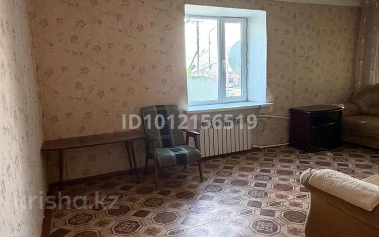 2-бөлмелі пәтер · 43.5 м² · 2/3 қабат, Улытауская ул. 2, бағасы: 5.6 млн ₸ в Сатпаев — фото 2