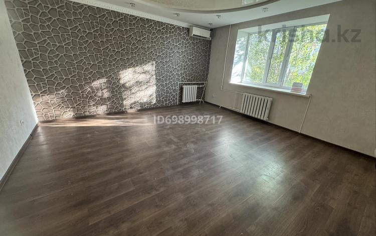 3-комнатная квартира · 89.9 м² · 2/6 этаж, мкр Болашак 129 за 28.5 млн ₸ в Актобе — фото 11