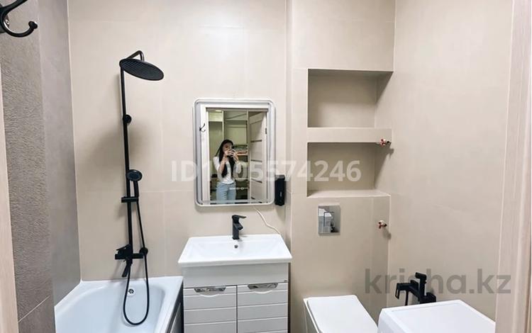 1-комнатная квартира · 45 м² · 10/12 этаж, Жумалиева 153 за 350 000 ₸ в Алматы, Алмалинский р-н — фото 2