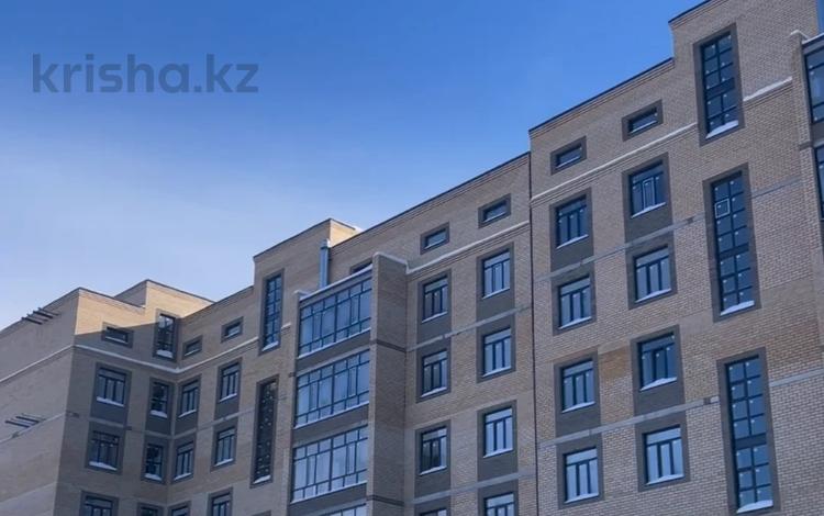 2-комнатная квартира, 72.3 м², 6/7 этаж, мкр. Алтын орда за 18.5 млн 〒 в Актобе, мкр. Алтын орда — фото 2