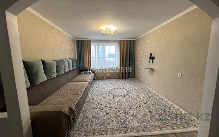 4-комнатная квартира · 77 м² · 8/9 этаж, Шакарима 15 за 40 млн ₸ в Семее — фото 2