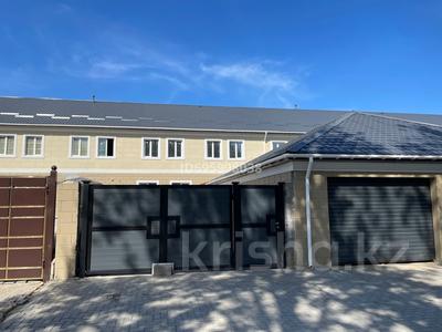 Отдельный дом · 5 комнат · 250 м² · 4.5 сот., Самал 1 218 за 55 млн ₸ в Уральске