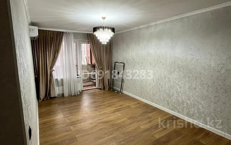 3-комнатная квартира, 60 м², 2/5 этаж помесячно, Тлендиева 252 — АДК