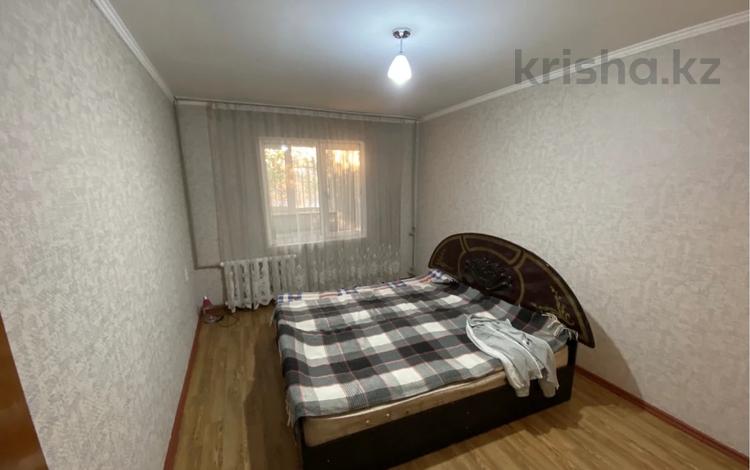 2-комнатная квартира, 64 м², 2/5 этаж помесячно, 16 мкр 4