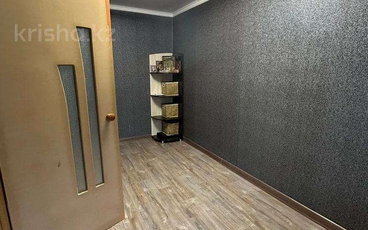 2-бөлмелі пәтер · 44 м² · 1 қабат, Кв-л ЖБИ — СШ №50 // остановка ДК ЖБИ, бағасы: ~ 8.3 млн ₸ в Караганде — фото 2