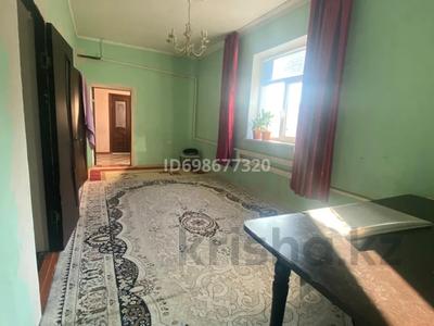 Отдельный дом · 4 комнаты · 250 м² · 8 сот., мкр Самал-2 83 — 77 школа за 45 млн 〒 в Шымкенте, Абайский р-н