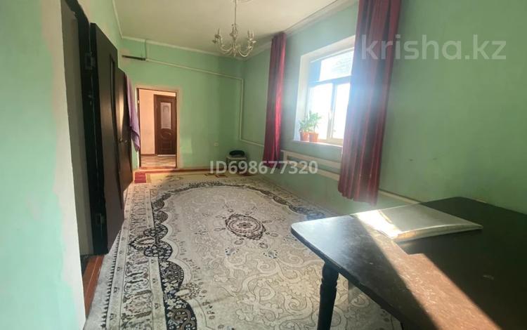 Отдельный дом · 4 комнаты · 250 м² · 8 сот., мкр Самал-2 83 — 77 школа за 40 млн 〒 в Шымкенте, Абайский р-н — фото 2