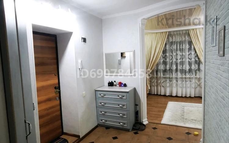 2-комнатная квартира, 57 м², 2/4 этаж, 3-й микрорайон, 3-й микрорайон 12