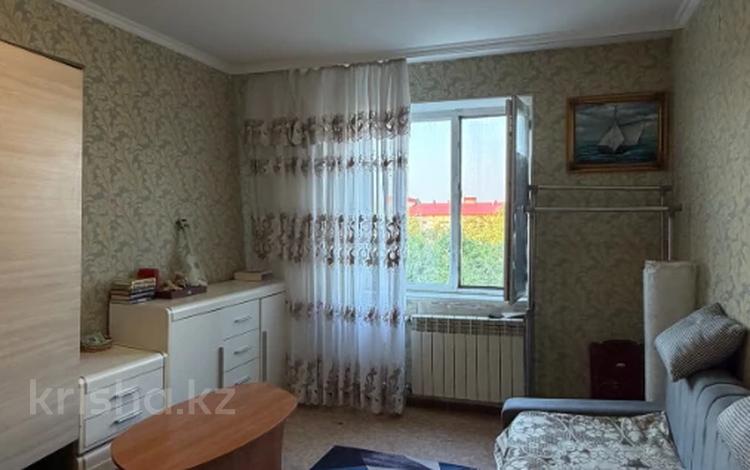 3-комнатная квартира · 70 м² · 4/5 этаж, мкр 8, гришина за 17.5 млн ₸ в Актобе — фото 2