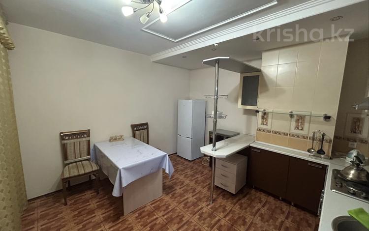 3-комнатная квартира · 120 м² · 27/36 этаж, Кабанбай батыра 11 за 450 000 ₸ в Астане, Есильский р-н — фото 10