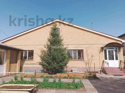 Отдельный дом • 5 комнат • 275 м² • 10 сот., Желтоксан — Толстого за 120 млн 〒 в Павлодаре