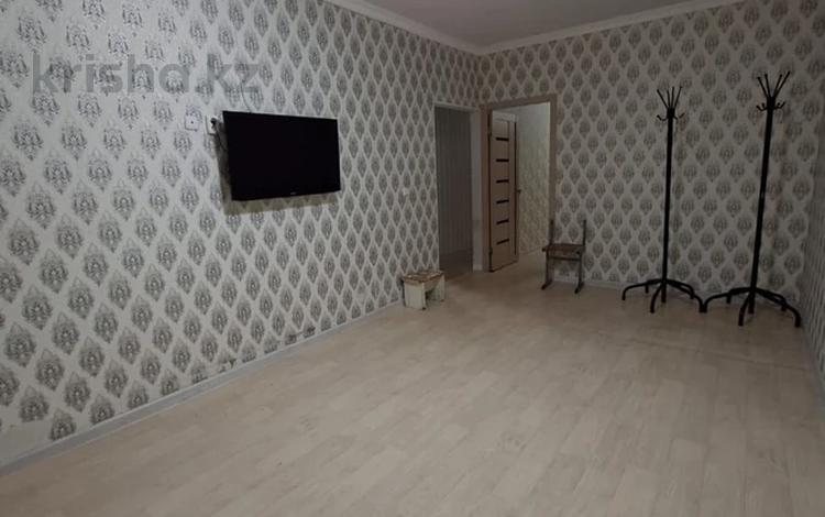 3-комнатная квартира · 70 м² · 5/5 этаж, 27-й мкр 28 за 140 000 ₸ в Актау — фото 2