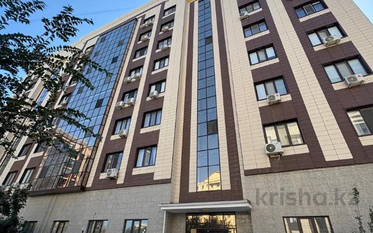 2-бөлмелі пәтер · 92.4 м² · 2/8 қабат, Нұрсая ш/а., Абулхаир хана 70, бағасы: 51 млн ₸ в Атырау, мкр Нурсая — фото 2