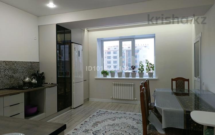 3-бөлмелі пәтер · 131 м² · 2/9 қабат, Алтын орда ш/а. 19г, бағасы: 45.5 млн ₸ в Актобе, мкр. Алтын орда — фото 2