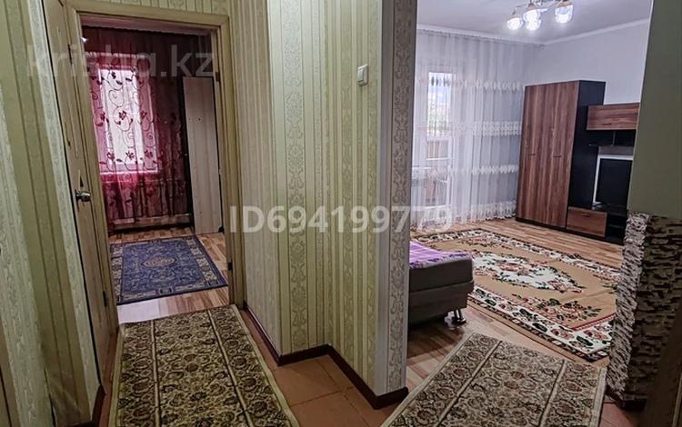 2-комнатная квартира, 40 м², 1/10 этаж помесячно, Домбыралы 3а — Валиханова