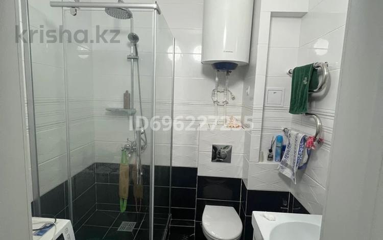 2-комнатная квартира · 65 м² · 5/9 этаж, мкр Юго-Восток за 250 000 ₸ в Караганде, Казыбек би р-н — фото 2