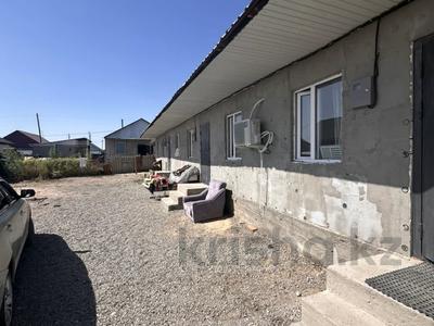 Жеке үй · 3 бөлме · 90 м² · 5 жүзд., Клубничная, бағасы: 10 млн ₸ в Конаеве