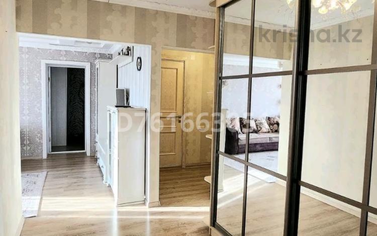 3-комнатная квартира · 70 м² · 6/9 этаж, мкр 11, Аз Наурыз 12 — Возле Керуенсити за 15 000 〒 в Актобе — фото 4