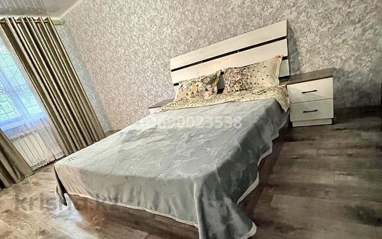 1-комнатная квартира · 86 м² · 8/9 этаж, Байтурсынова — Риксос за 10 000 ₸ в Шымкенте, Абайский р-н — фото 2