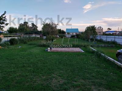 Дача · 1 комната · 10 м² · 12 сот., Озёрный 2 45 за 2 млн 〒 в Актобе, мкр Гормолзавод