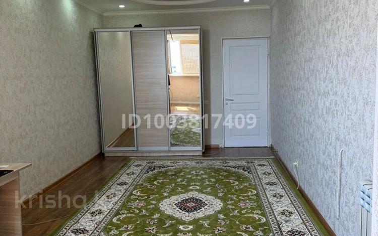 2-комнатная квартира · 72 м² · 4/5 этаж, 14-й мкр 36 за 15 000 ₸ в Актау — фото 2