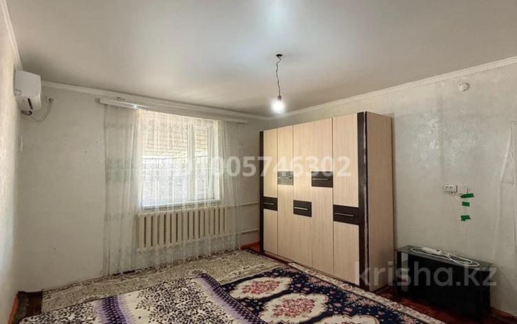 Жеке үй · 2 бөлме · 70 м² · 10 сот., Тұтқабаев 29а — Рядом Керуен Сарай, бағасы: 100 000 〒 в Туркестане — фото 2