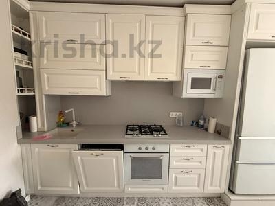 4-комнатная квартира · 135 м², Есенберлина за 103 млн ₸ в Алматы, Медеуский р-н