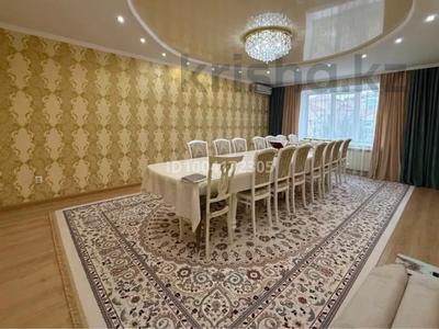 4-комнатная квартира · 142 м² · 5/5 этаж, мкр. Алтын орда, Молдагуловой — Гипермаркет Дина за 47 млн ₸ в Актобе