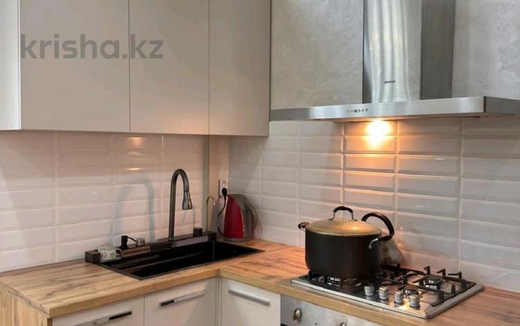 2-бөлмелі пәтер · 60 м² · 4/9 қабат, проспект Каныш Сатпаев 60, бағасы: 400 000 ₸ в Атырау — фото 7