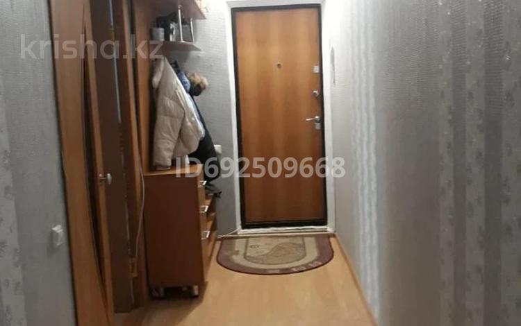 1-комнатная квартира, 50 м², 4/5 этаж, Гагарина 70 за 11 млн 〒 в Жезказгане — фото 2