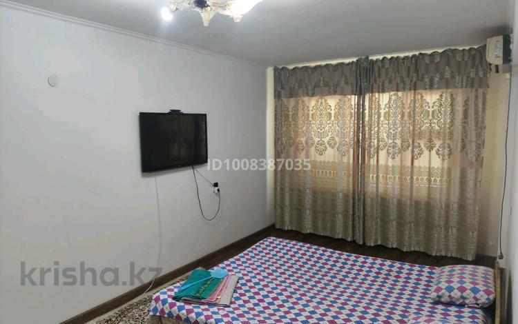 1-комнатная квартира · 40 м² · 2/5 этаж, Привокзальный 15 — Амандосов за 7 000 ₸ в Атырау, мкр Привокзальный-5 — фото 2