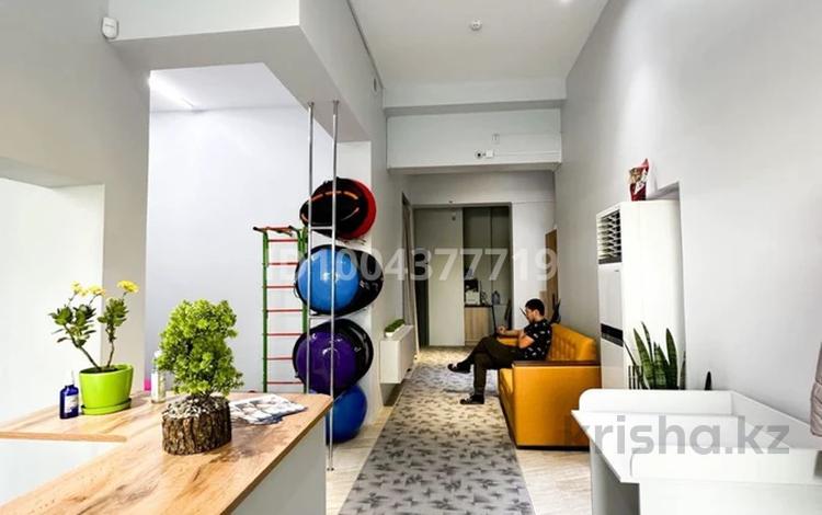 Медцентры и аптеки · 90 м² за 800 000 ₸ в Алматы, Бостандыкский р-н — фото 2