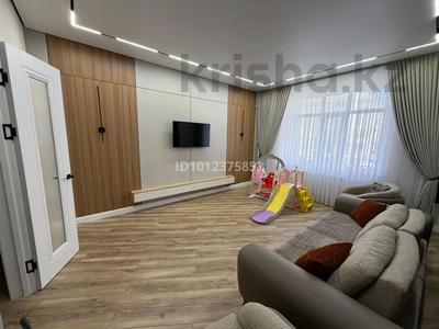 3-бөлмелі пәтер · 90 м² · 5/6 қабат, мкр Юго-Восток, Муканова 81, бағасы: 50 млн ₸ в Караганде, Казыбек би р-н