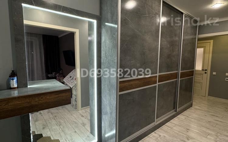 3-бөлмелі пәтер · 62.9 м² · 4/5 қабат, Камзина 12 — Новое камзина, бағасы: 20 млн ₸ в Аксу — фото 2