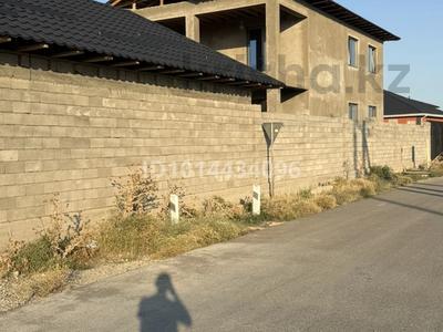 Отдельный дом · 8 комнат · 300 м² · 8 сот., мкр Байтерек, Тауке хана 28/3 за 75 млн ₸ в Таразе