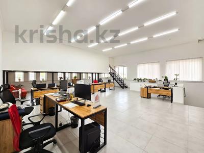 Свободное назначение, офисы, магазины и бутики, склады, азс, автосервисы и автомойки, общепит, салоны красоты, сельское хозяйство, бани, гостиницы и зоны отдыха, медцентры и аптеки, образование, развлечения · 1013 м² за 295 млн 〒 в Алматы, Жетысуский р-н