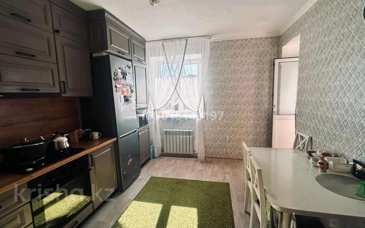 2-бөлмелі пәтер · 64 м² · 4/5 қабат, Мкрн Сарыарқа 9/7, бағасы: 27 млн ₸ в Кокшетау — фото 2