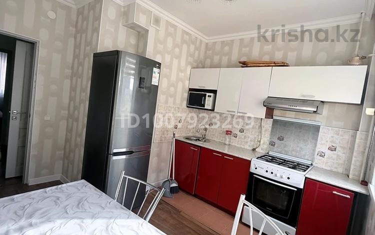 3-комнатная квартира · 79 м² · 4/6 этаж, Исенова 83 за 250 000 ₸ в Атырау — фото 7