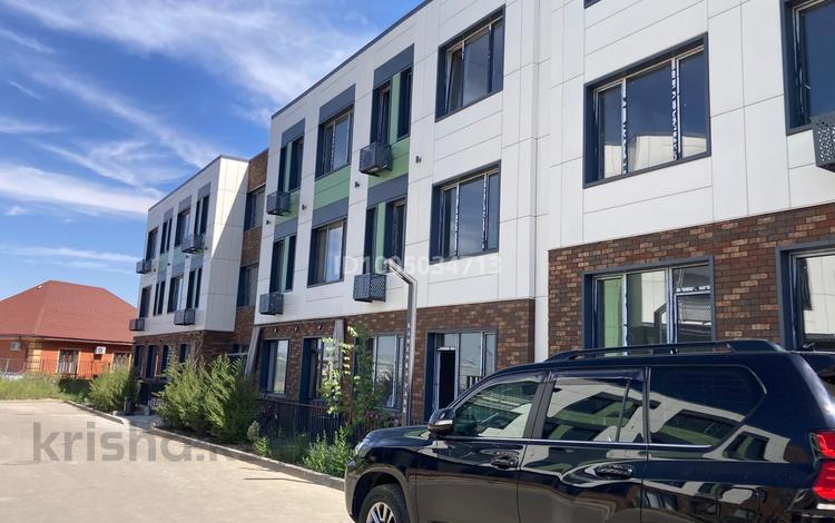 3-комнатная квартира · 124 м² · 2/3 этаж, мкр Таусамалы, Жандосова 70Б за 78 млн 〒 в Алматы, Наурызбайский р-н — фото 2