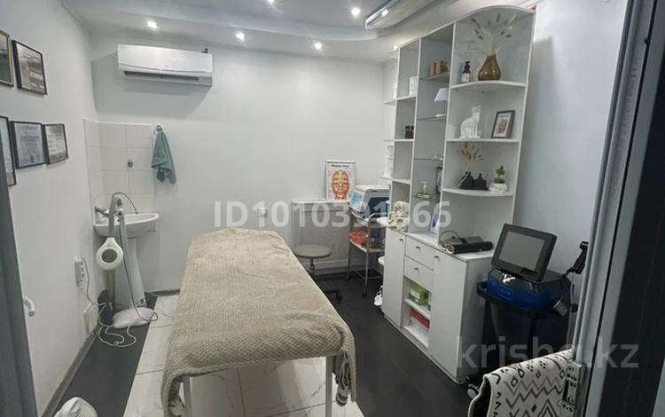 Салоны красоты, кабинеты и рабочие места, студии · 10 м² за 250 000 ₸ в Алматы, Бостандыкский р-н — фото 2